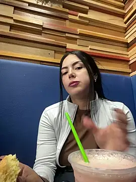 Cami olarte online show from April 11, 7:29 pm