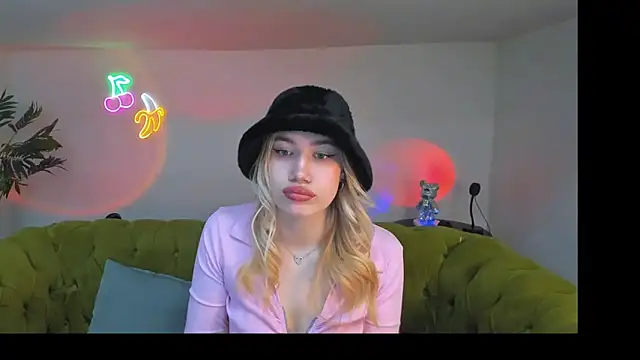 blonde angell online show from April 14, 1:17 pm