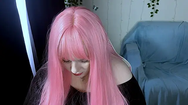 Tina Evanss online show from April 21, 8:31 am