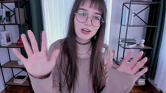 LaelIvie online show from April 12, 8:52 am