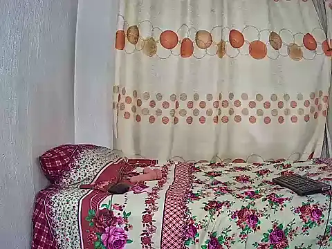 TiffanyBandros online show from April 11, 8:02 pm