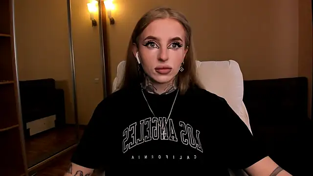 harley kimm online show from April 18, 5:11 am