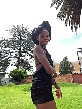 DarkChocolateSlender  online show from March 28, 12:16 pm