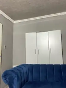 DarkChocolateSlender  online show from April 4, 9:07 am