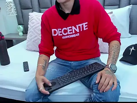 ZoeGrey online show from April 13, 12:32 pm