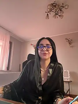 TheaMerve online show from April 17, 2:20 pm