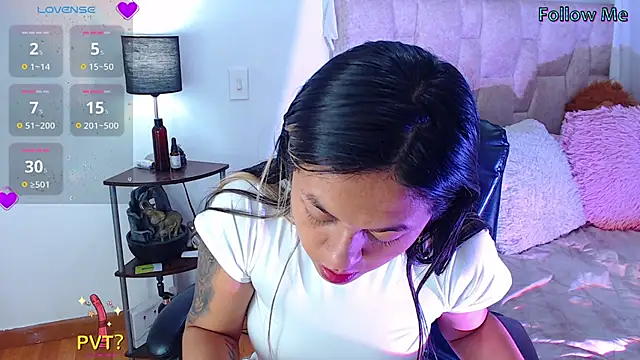 CharlottLee online show from April 15, 12:39 am