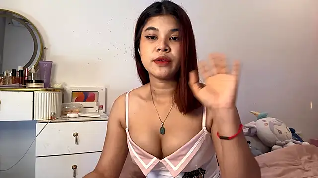 DreamyDDesiress online show from April 18, 2:37 am