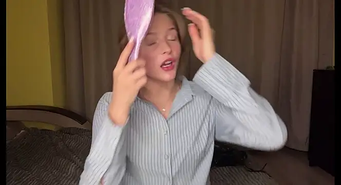 MercyShadows online show from April 12, 5:07 pm