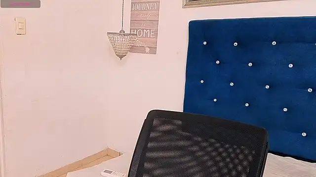 Morgansmithx online show from April 14, 4:13 pm