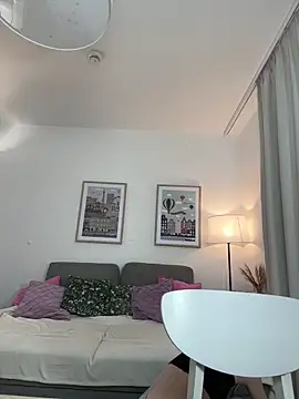 EvaEvis online show from April 10, 7:02 am