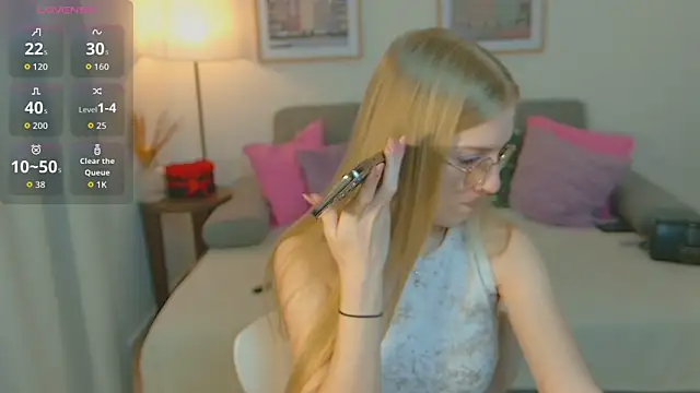 EvaEvis online show from April 13, 9:04 am