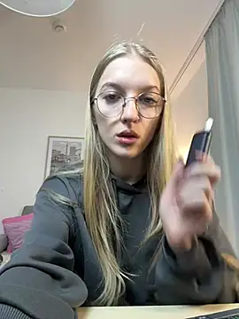 EvaEvis online show from April 15, 5:36 am