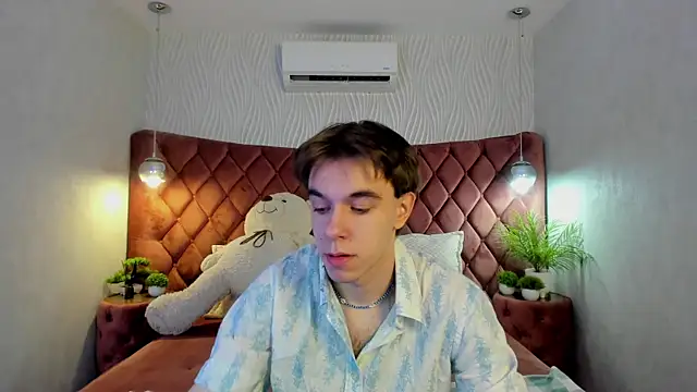 DaveBevy online show from April 16, 5:19 am