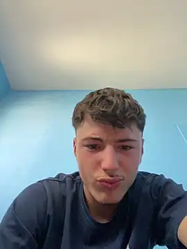 denysio69 online show from April 14, 9:48 am