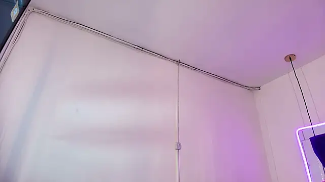 scarlett turner  online show from April 10, 1:27 pm