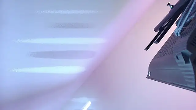 scarlett turner  online show from April 17, 1:25 pm