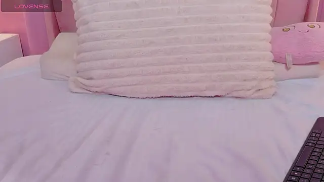 MoollyLove online show from April 15, 12:23 pm