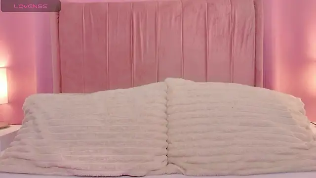 MoollyLove online show from April 17, 12:08 pm