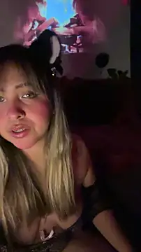 NinaValencia  online show from April 18, 1:53 am