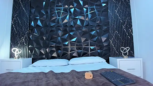 TifannySommers online show from April 8, 8:53 pm