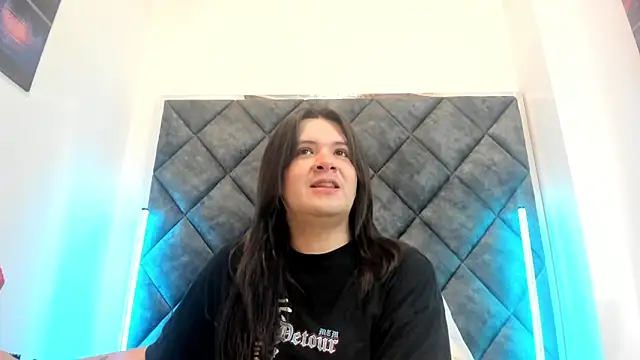 MatthewDavis  online show from April 5, 11:29 am