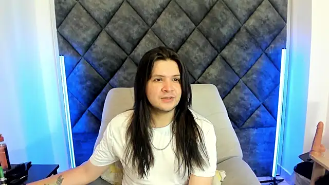 MatthewDavis  online show from April 9, 11:26 am