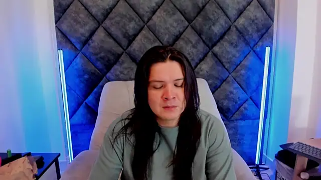 MatthewDavis  online show from April 10, 11:15 am