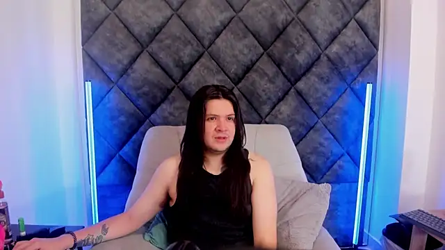 MatthewDavis  online show from April 14, 11:27 am