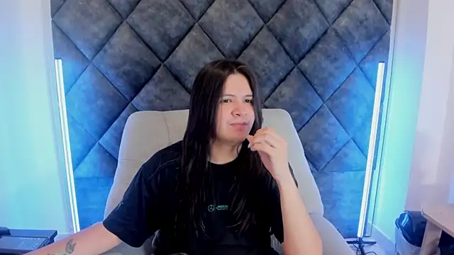 MatthewDavis  online show from April 17, 11:35 am