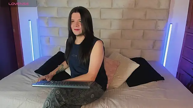 MatthewDavis  online show from July 13, 3:20 am