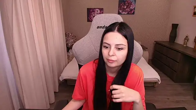 Snapshot of EvaSmeet chatting on June 4, 9:59 am EvaSmeet online show from June 4, 9:59 am
