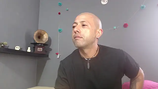  bonnie and clyde online show from July 1, 8:19 pm