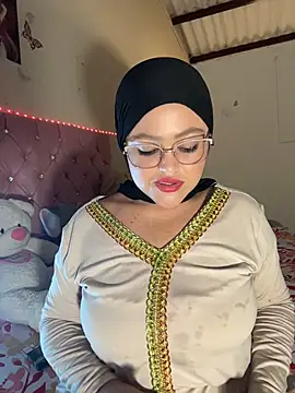 Snapshot of Marian_fadel chatting on July 6, 1:30 pm Marian fadel online show from July 6, 1:30 pm