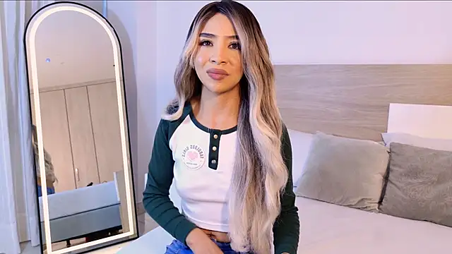 Sandy Becker online show from April 3, 11:30 am