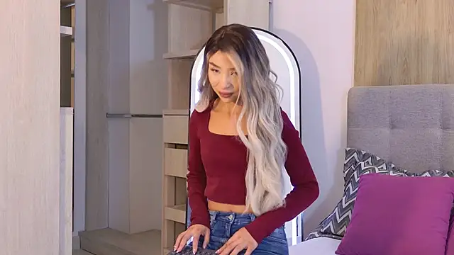 Sandy Becker online show from April 4, 11:29 am