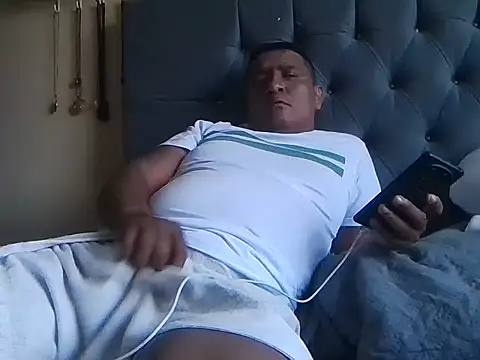 luis20212 online show from April 13, 9:42 pm