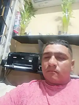 Snapshot of luis20212 chatting on June 12, 2:54 am luis20212 online show from June 12, 2:54 am