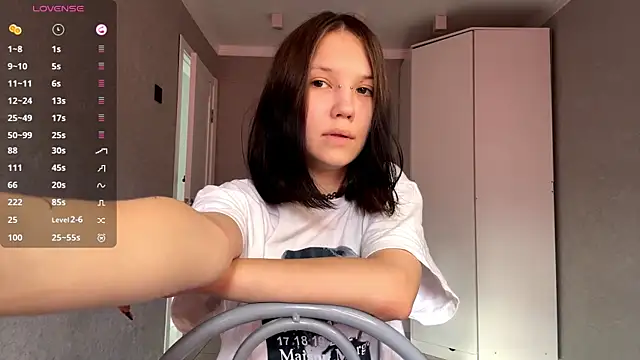 AmeliaMiotii online show from April 7, 10:05 am