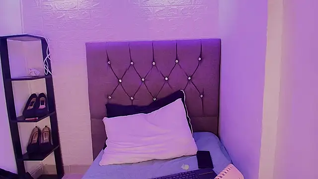 sweet  cherry1 online show from April 7, 6:30 pm