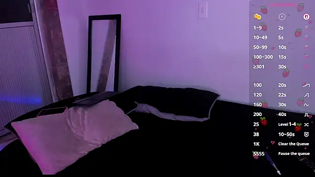 Daniela  Cadavid online show from April 7, 4:57 am