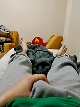 y2561 online show from April 4, 9:34 pm