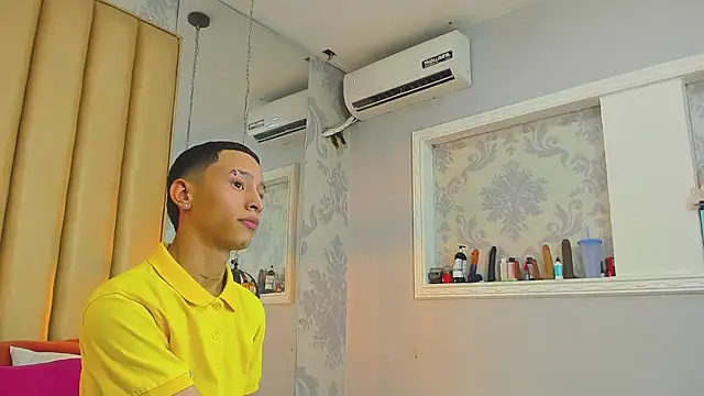 MaicolSmiith  online show from March 27, 9:25 pm