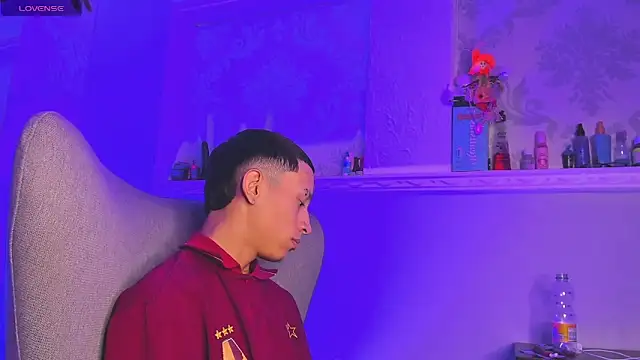 MaicolSmiith  online show from April 4, 9:12 pm