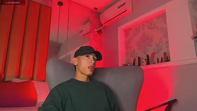 MaicolSmiith  online show from April 14, 1:39 pm