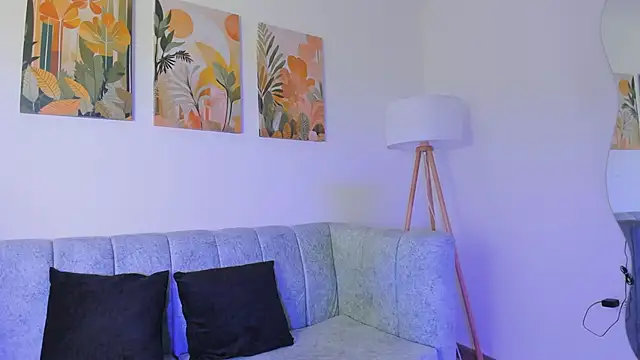 Velvet Noir  online show from April 8, 11:43 am