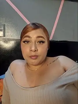 Snapshot of venuscopper chatting on May 29, 11:58 pm venuscopper online show from May 29, 11:58 pm