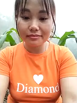 Snapshot of Giang-mylove chatting on April 18, 11:03 am Giang-mylove online show from April 18, 11:03 am