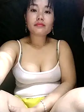 Snapshot of Giang-mylove chatting on April 21, 1:50 pm Giang-mylove online show from April 21, 1:50 pm