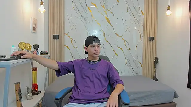 Kitsune 44 online show from April 9, 7:08 pm